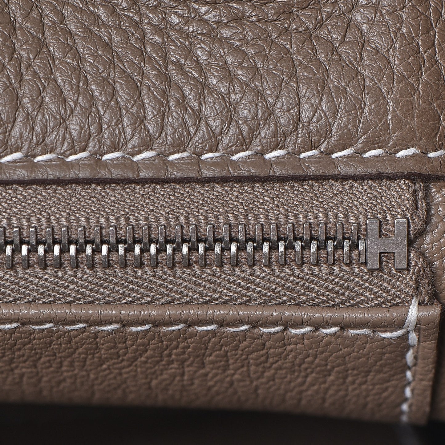 Togo Kelly Retourne 28 Etoupe