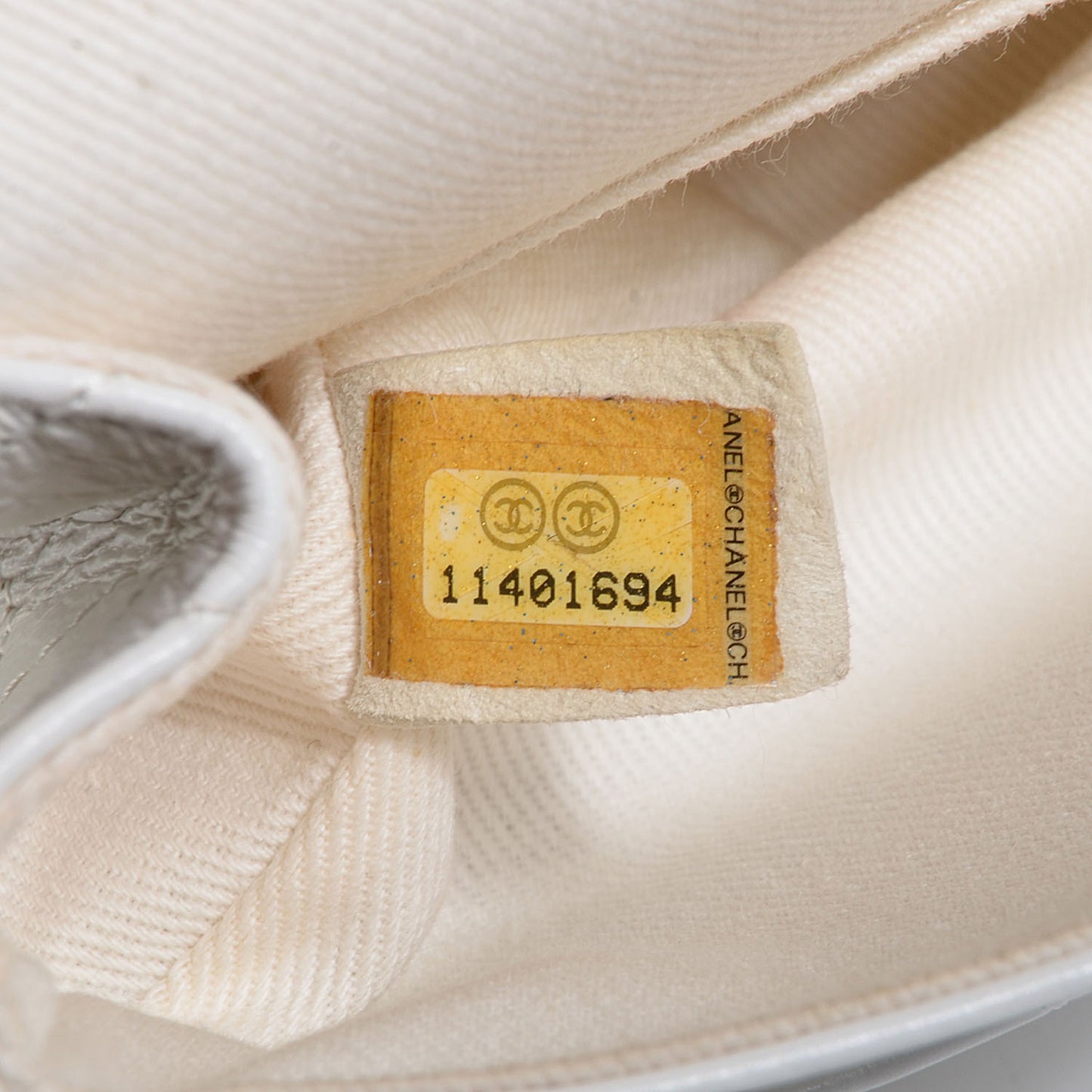 Calfskin CC Punk 2.55 Reissue 225 Flap White