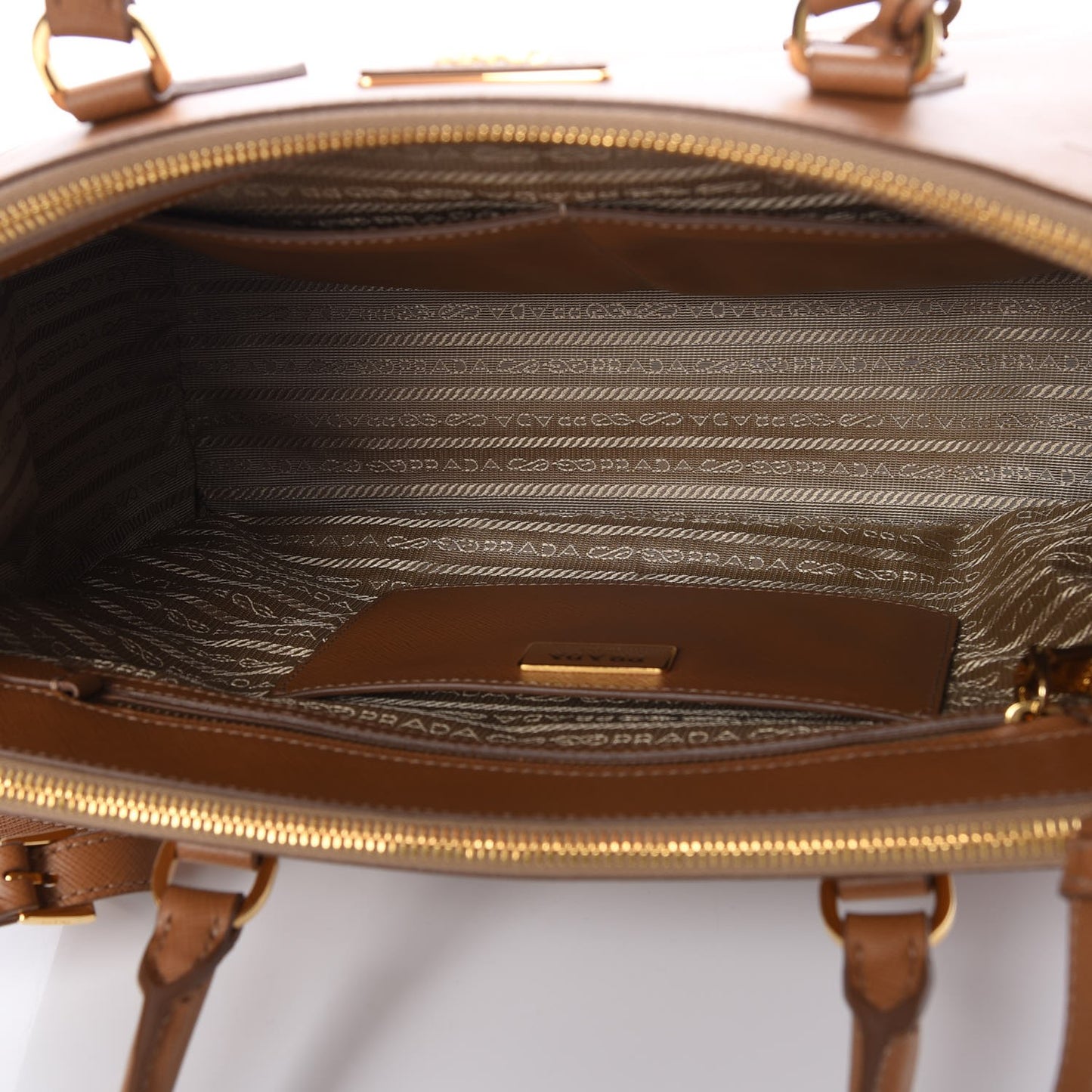 Saffiano Medium Galleria Double Zip Tote Caramel