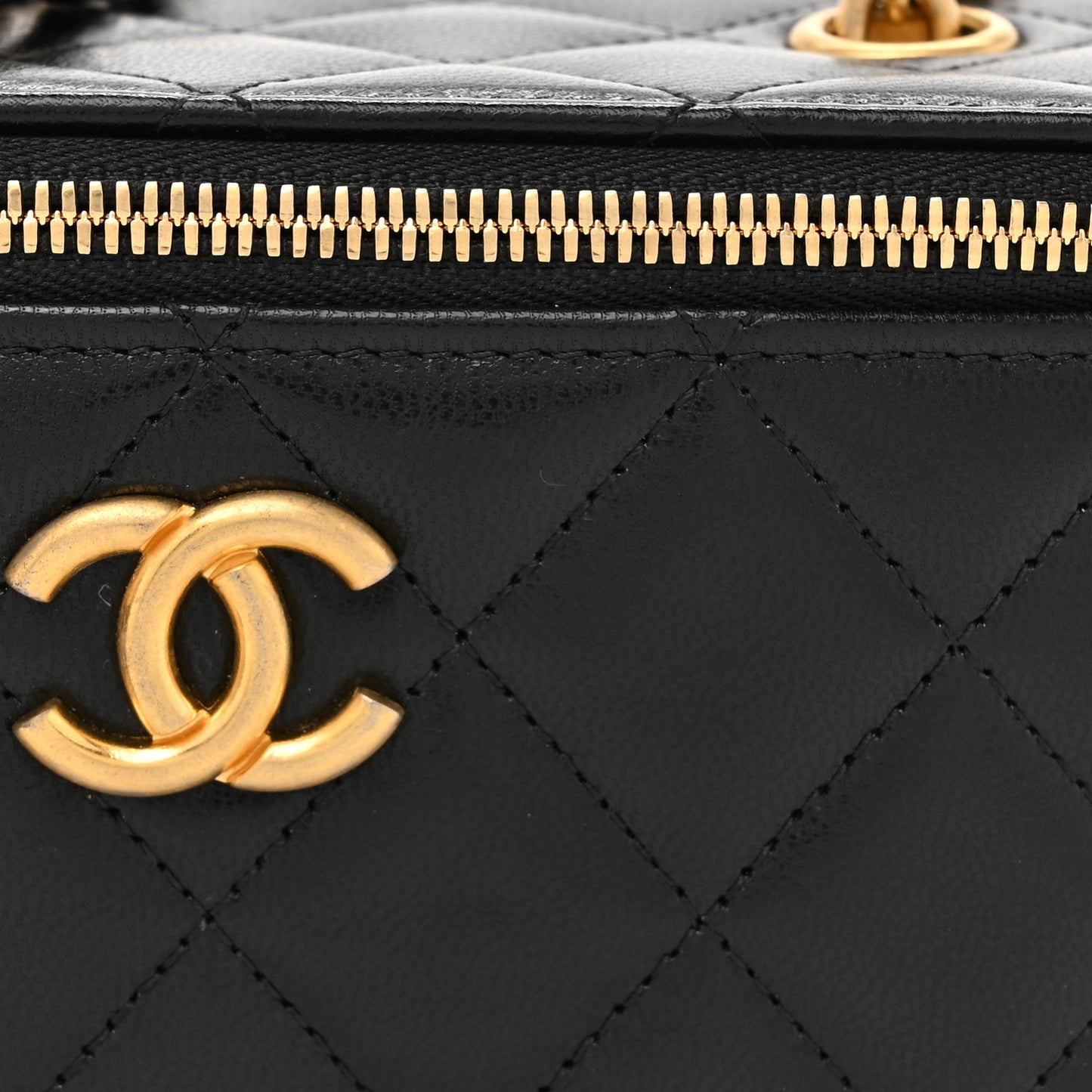 Goatskin Quilted Punk Essentials Vanity Case With Chain Black