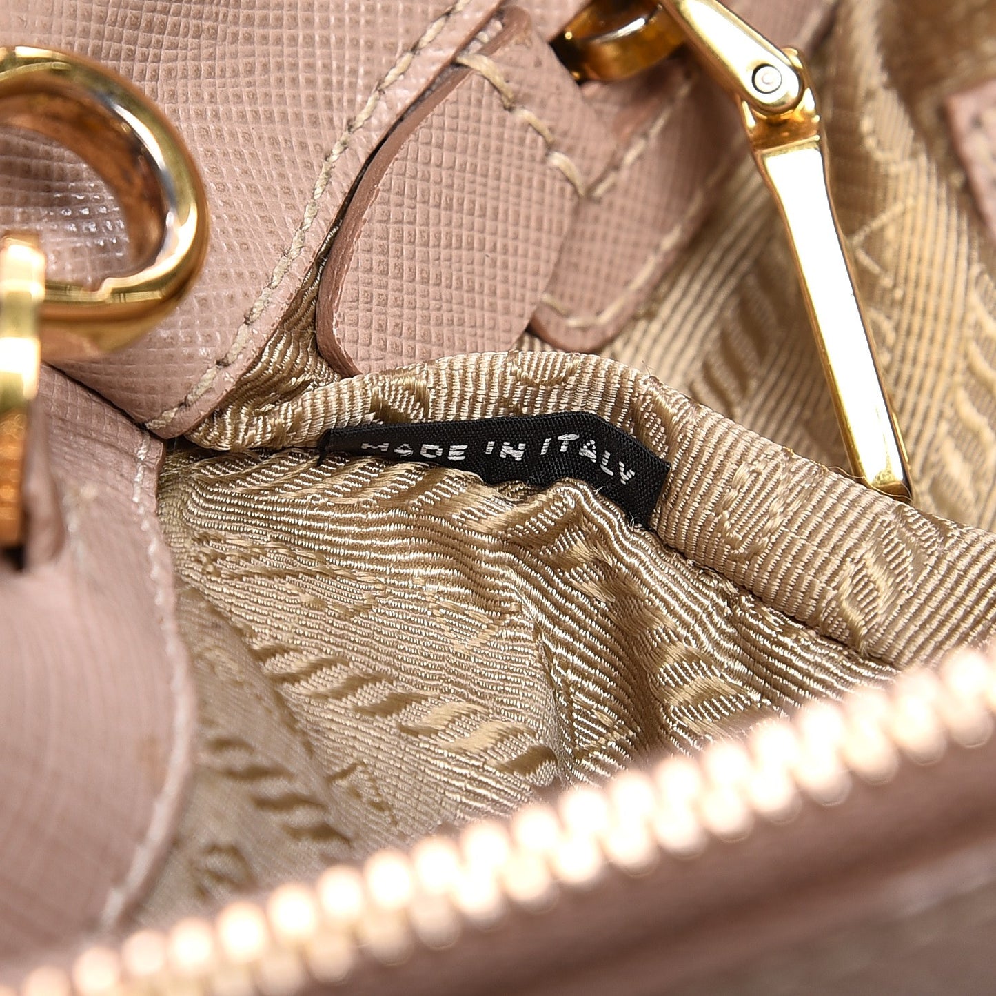 Saffiano Large Galleria Double Zip Tote Cammeo