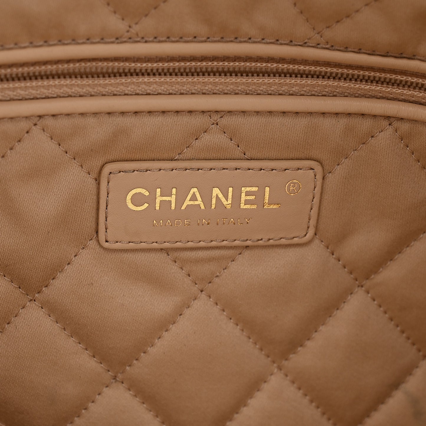 Shiny Calfskin Quilted Small Chanel 22 White