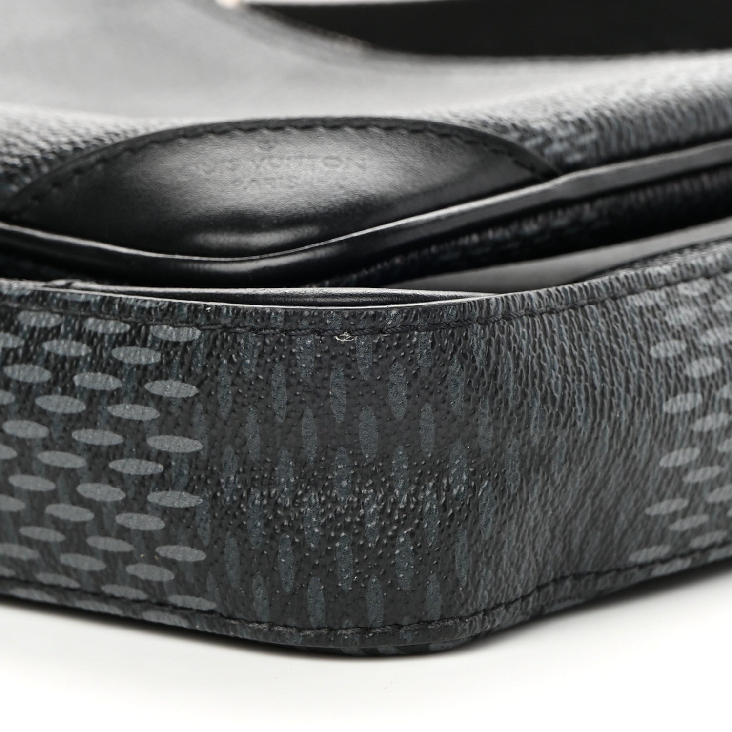 Louis Vuitton Damier Graphite 3D Trio Messenger 11 of 14