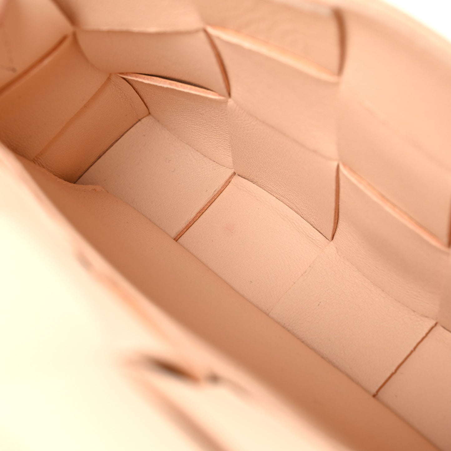 Lambskin Maxi Intrecciato Small Cassette Crossbody Bag Melon Washed