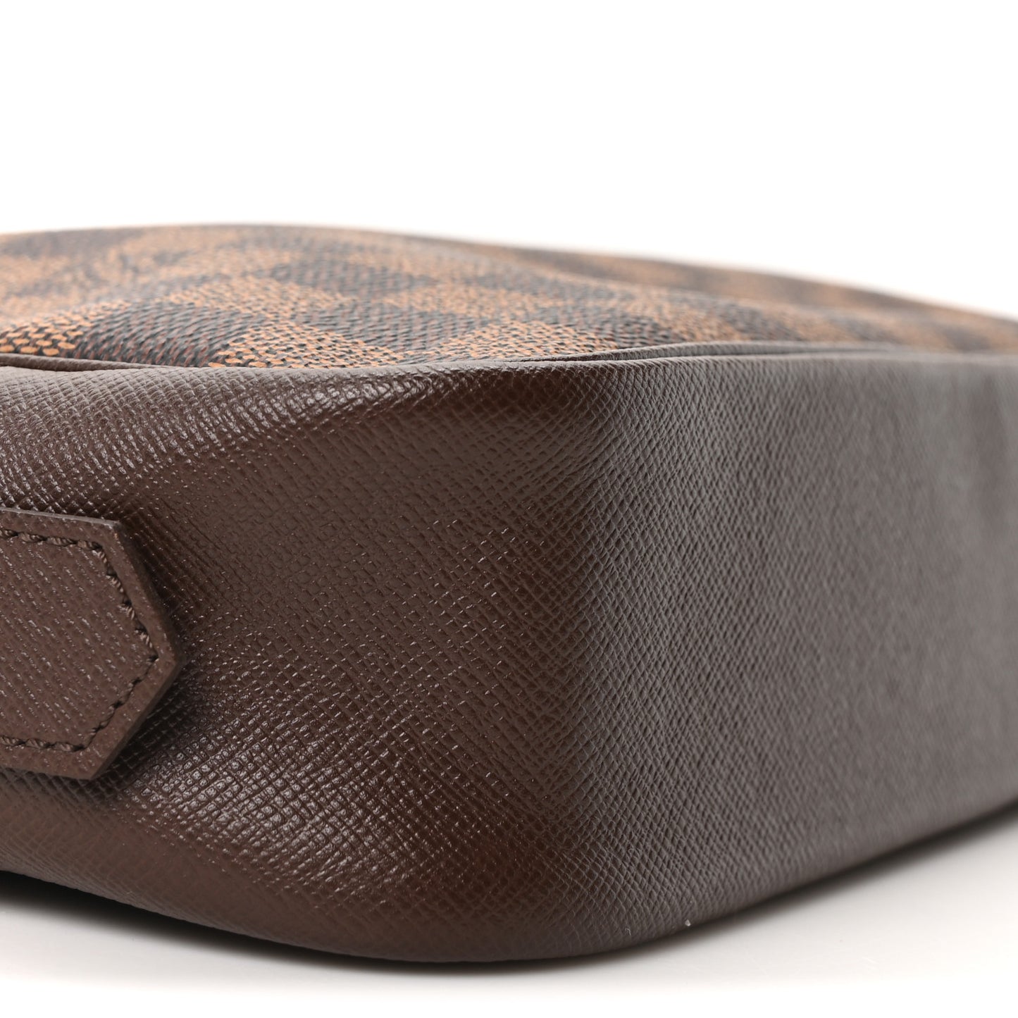 Damier Ebene Trousse Toilette 28