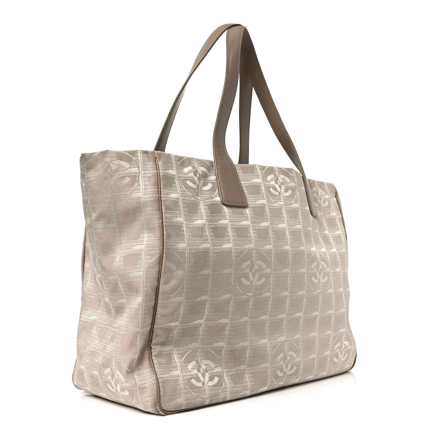 Chanel Nylon Medium Travel Tote Beige 1864920 – FASHIONPHILE