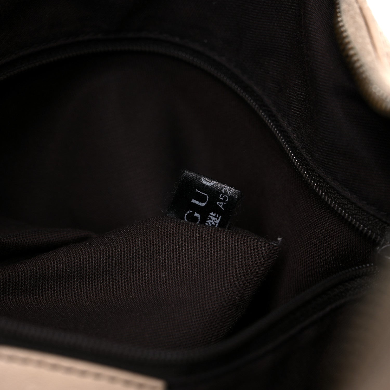 Gucci Guccissima Medium Horsebit Chain Hobo Winter Rose 7 of 23