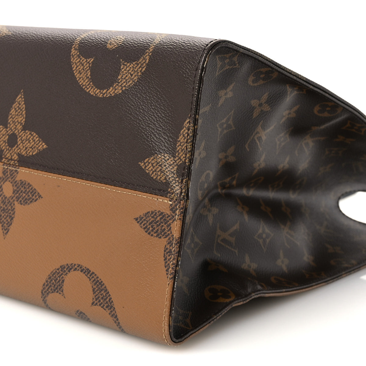 Reverse Monogram Giant Onthego GM