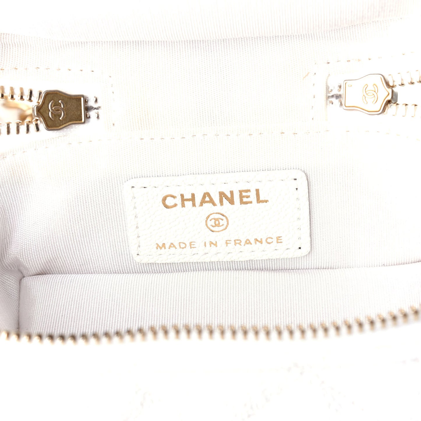 Caviar Quilted Mini Top Handle Vanity With Chain White