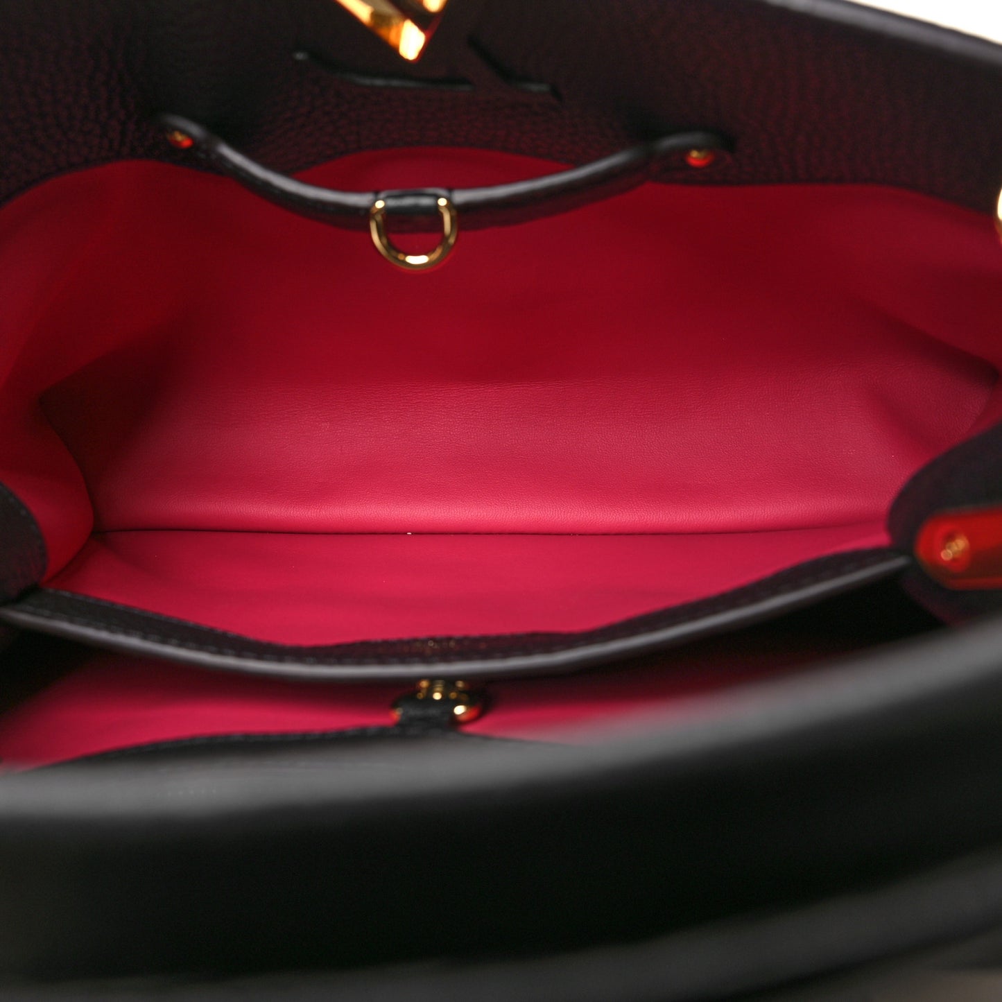 Taurillon Capucines PM Black