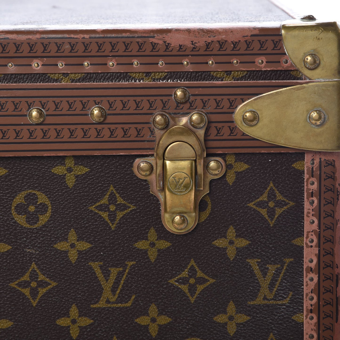 Monogram Alzer 80