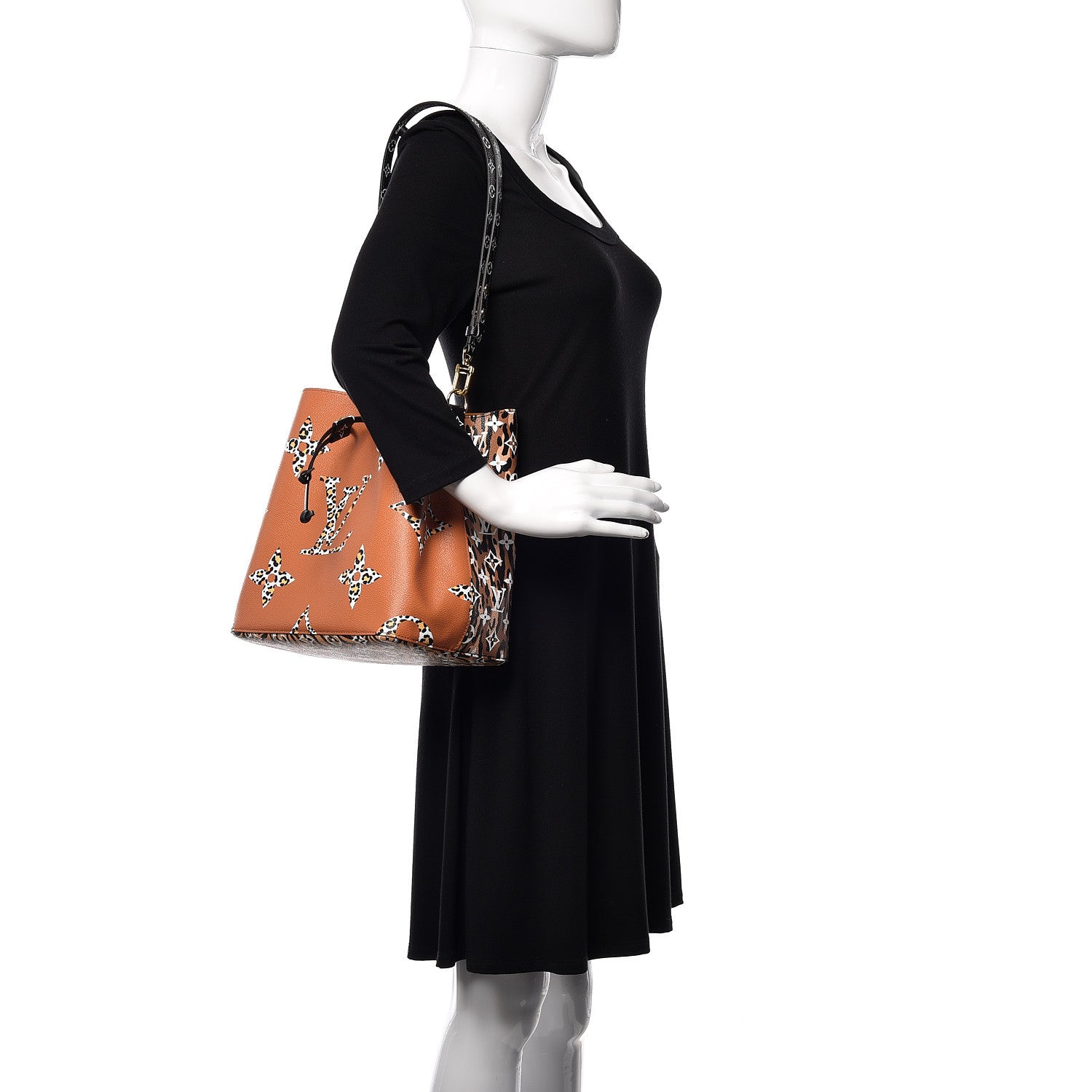 Louis Vuitton Monogram Giant Jungle NéoNoé Caramel 2 of 8