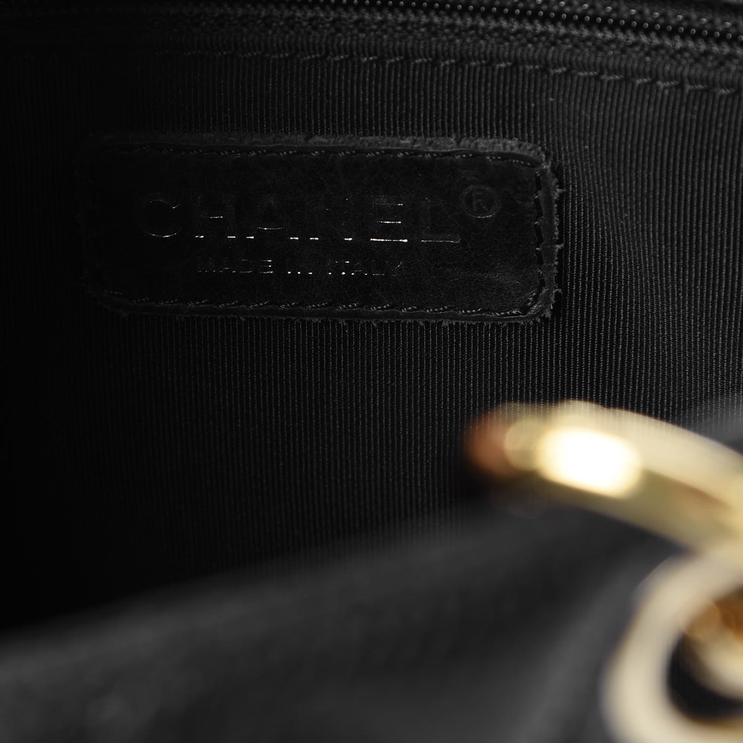 Caviar Quilted Petit Shopping Tote PST Black