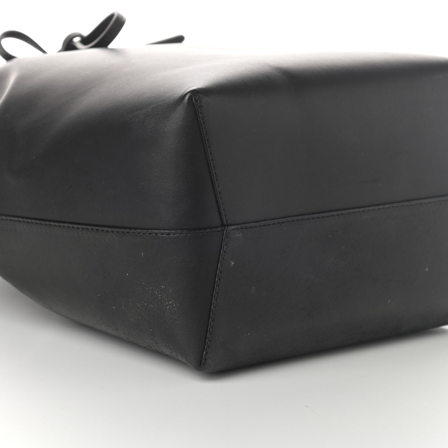 Vegetable Tanned Calfskin Bucket Bag Black Flamma