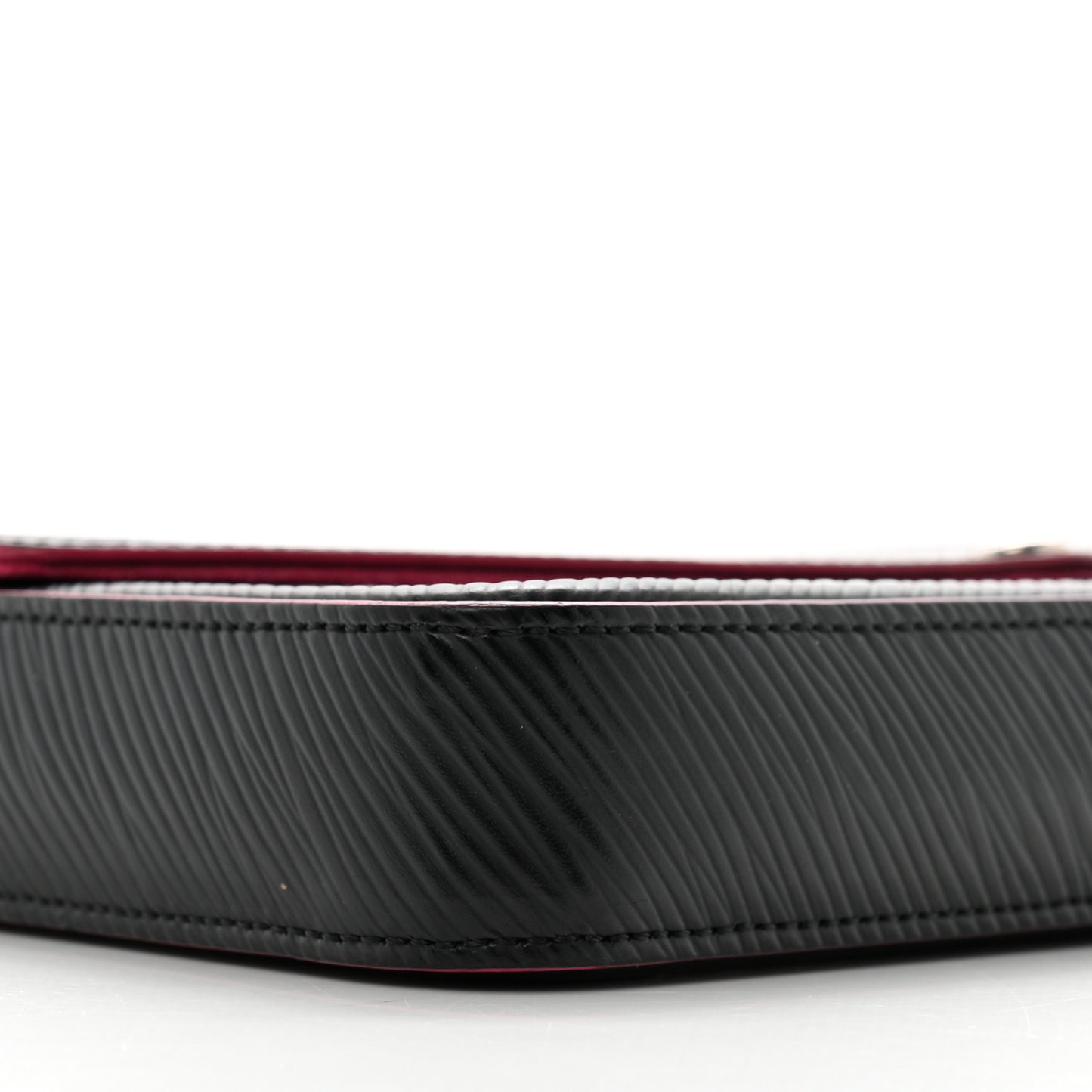 Epi Pochette Felicie Black Hot Pink