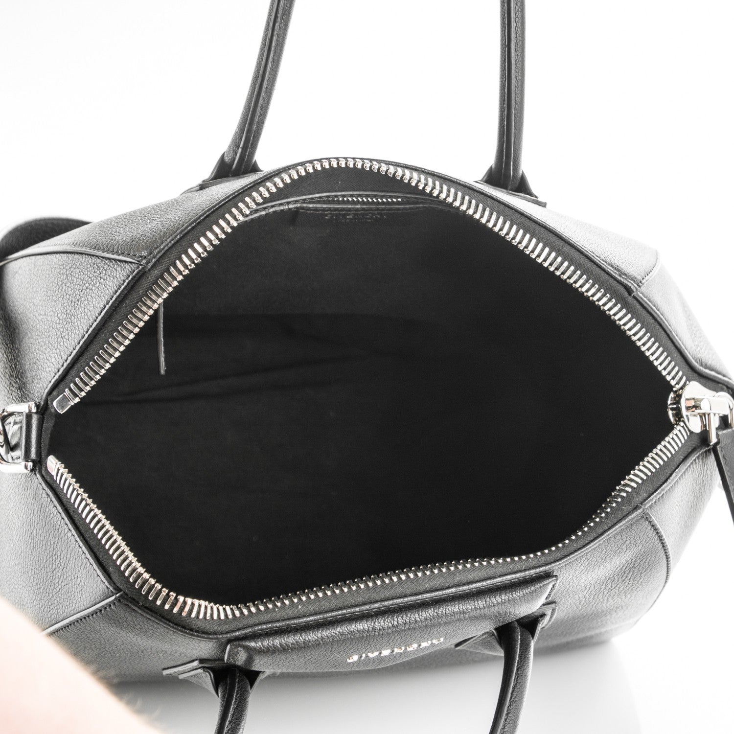 Givenchy Sugar Goatskin Medium Antigona Black 5 of 8