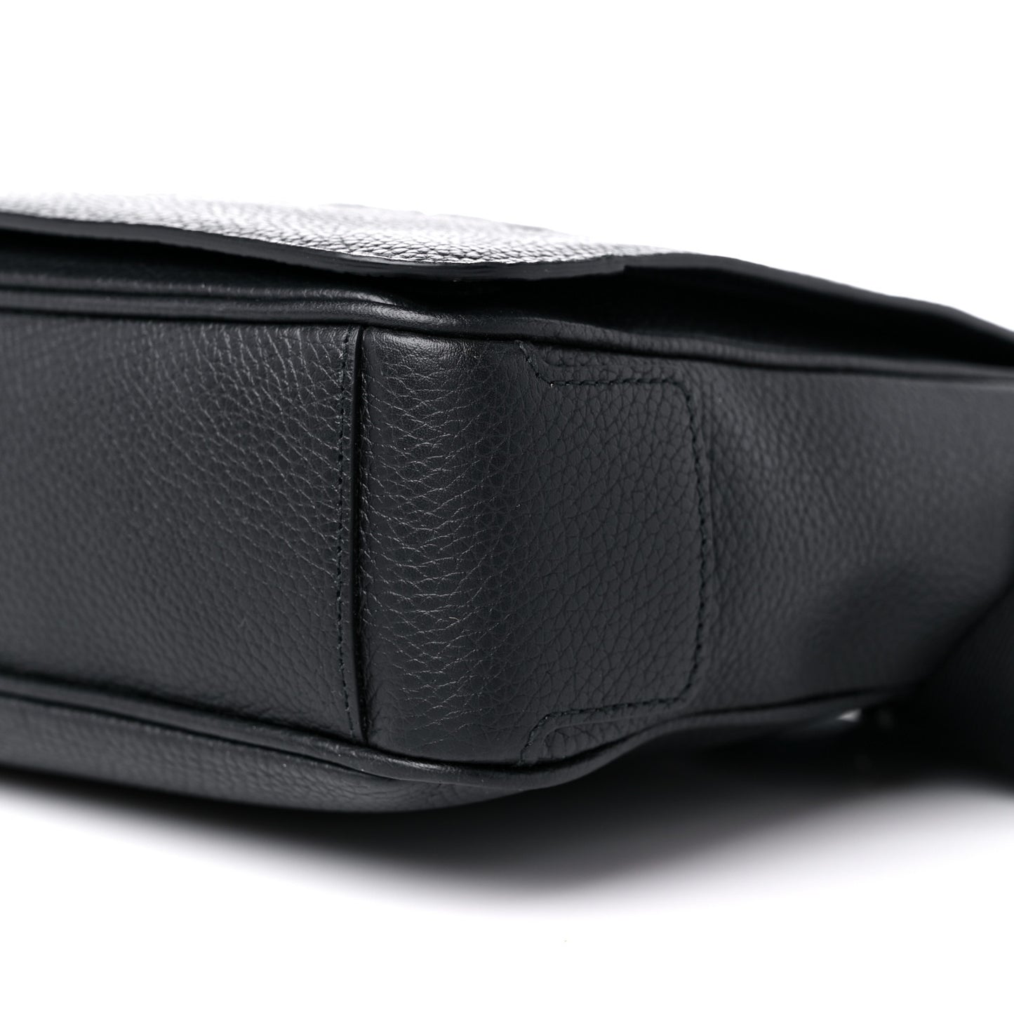 Grainy Calfskin Embossed Bruno Messenger Black