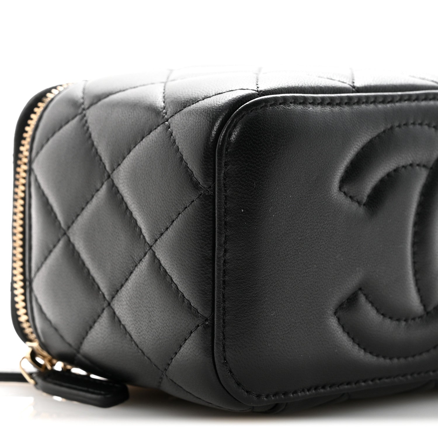Chanel Lambskin Quilted Pearl Crush Small Vanity Case With Chain
