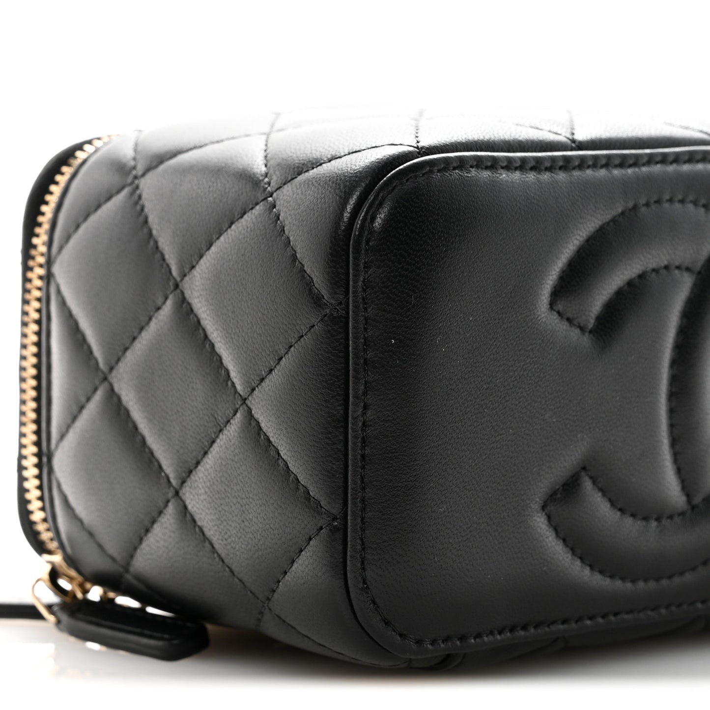 Lambskin Quilted Pearl Crush Small Vanity Case With Chain Black