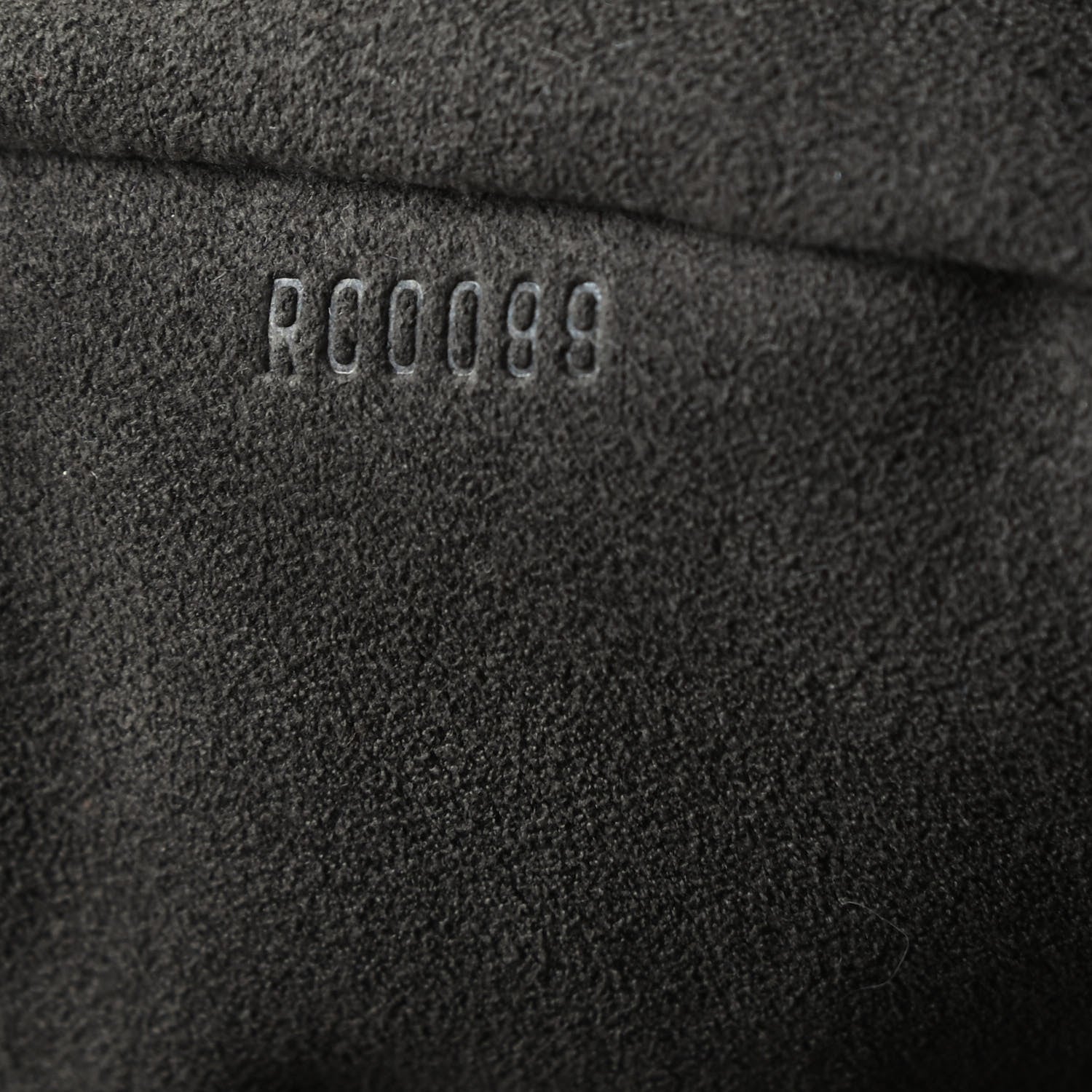 Louis Vuitton Mahina L Ivory 7 of 9