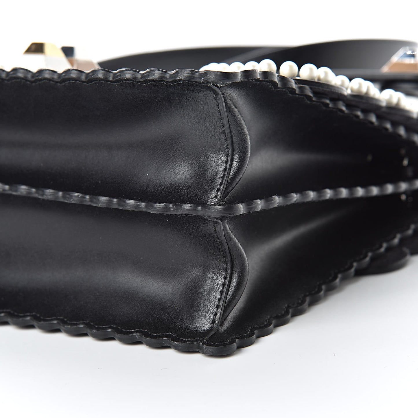 Vitello Liberty Pearl Bi-Color Flowers and Bows Scalloped Studded Kan I Shoulder Bag Black Camelia