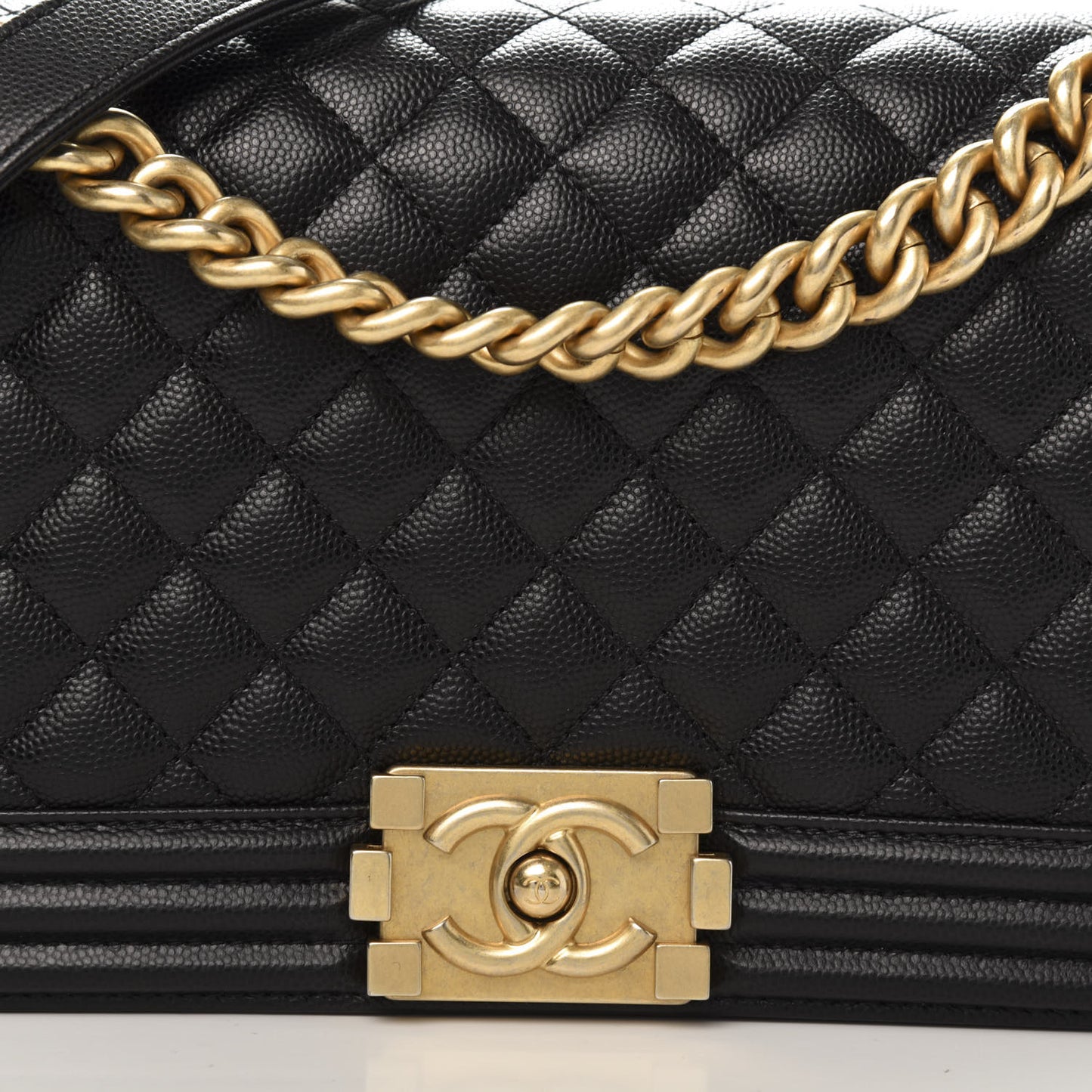 Caviar Quilted Medium Boy Flap Black