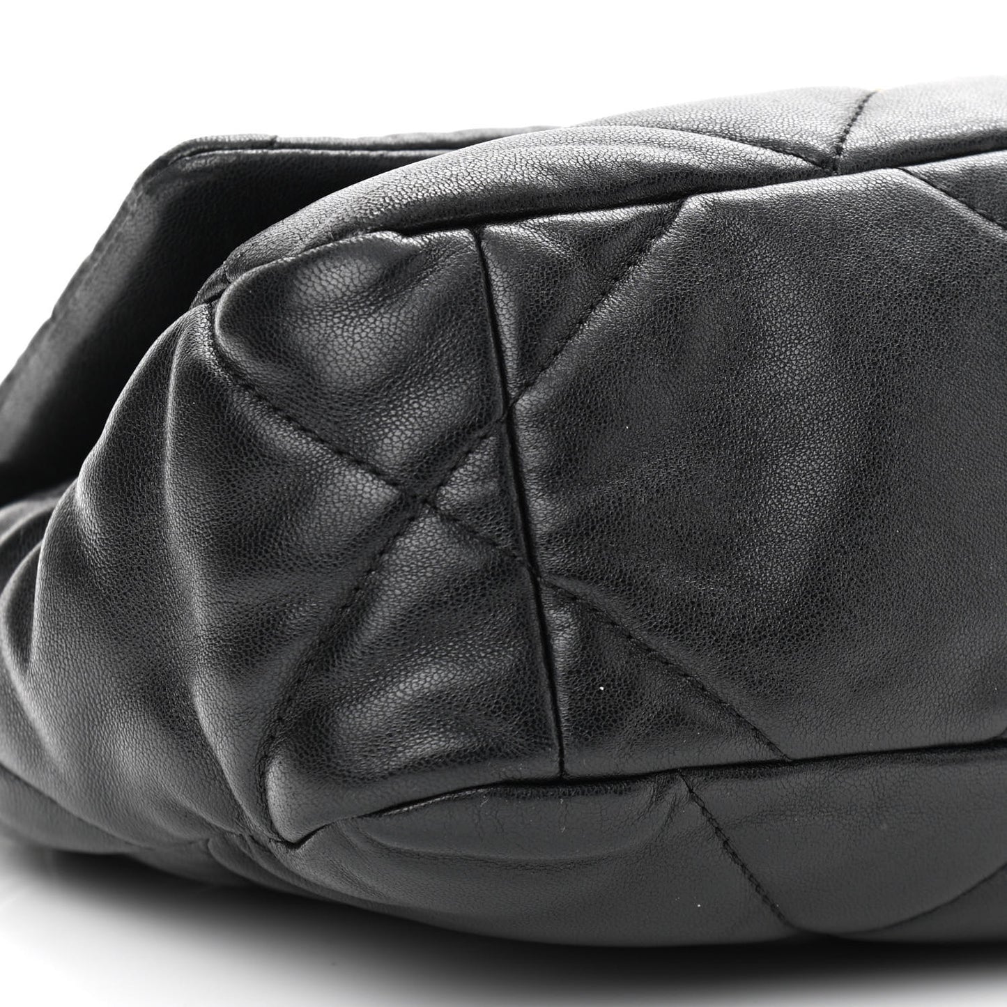 Lambskin Quilted Medium Chanel 19 Flap Black