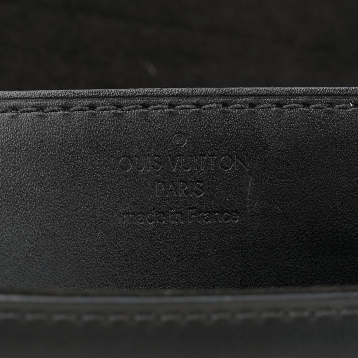 Calfskin Chain Louise GM Black