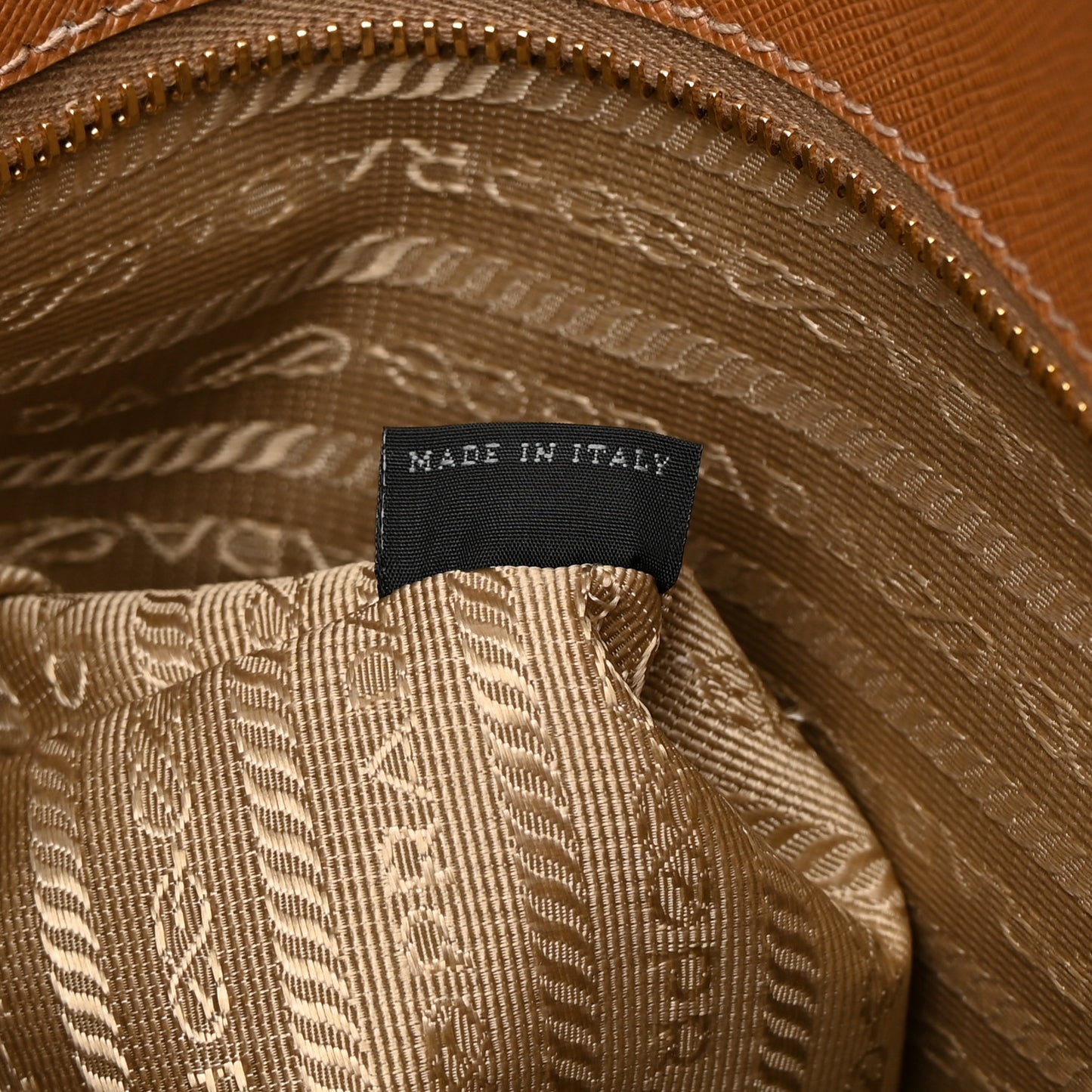 Saffiano Lux Extra Large Galleria Double Zip Tote Caramel