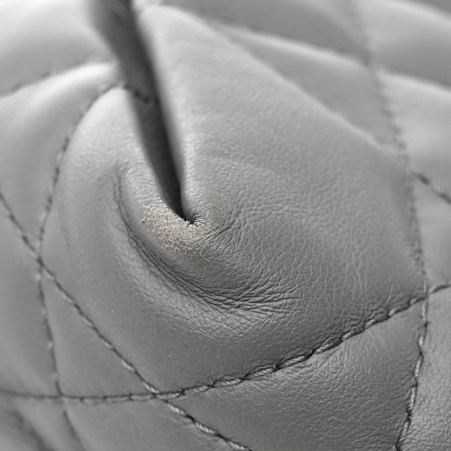 Calfskin Macrocannage Medium Toujours Grey
