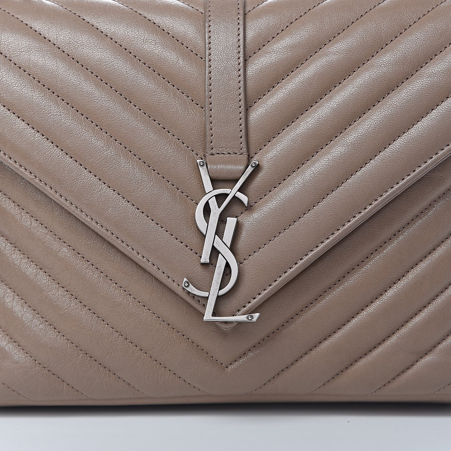 Saint Laurent Sheepskin Matelasse Chevron Monogram Medium College Bag Fard 14 of 14