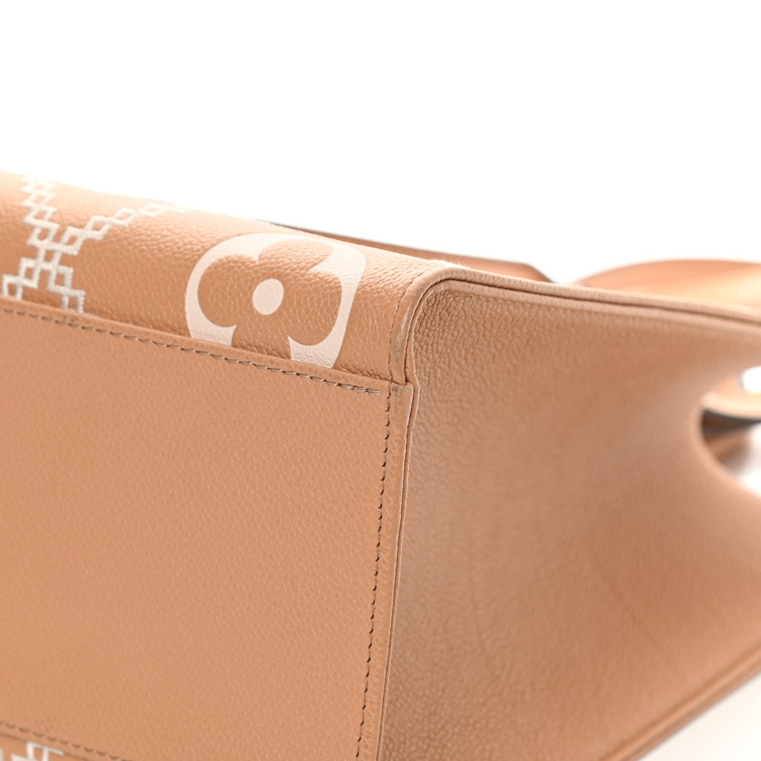 Louis Vuitton Empreinte Monogram Giant Broderies Onthego MM Arizona 9 of 9
