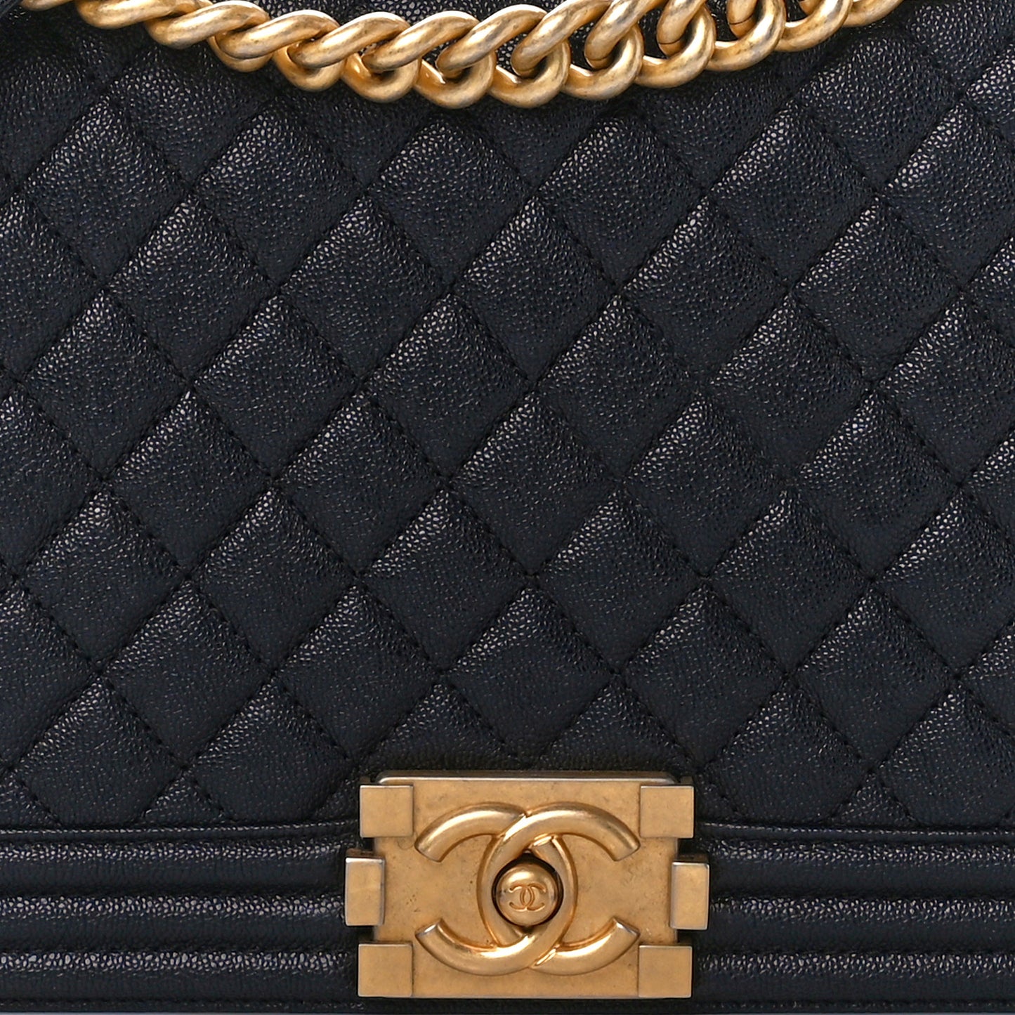 Caviar Quilted New Medium Boy Flap Navy