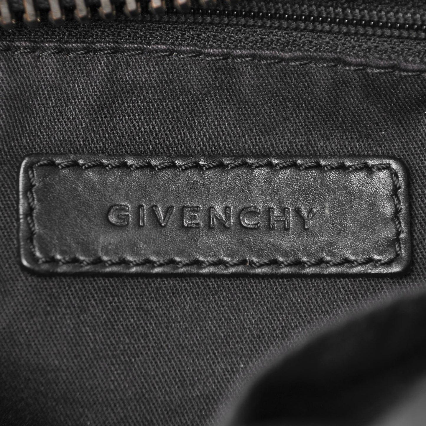 Smooth Calfskin Woven Medium Antigona Black