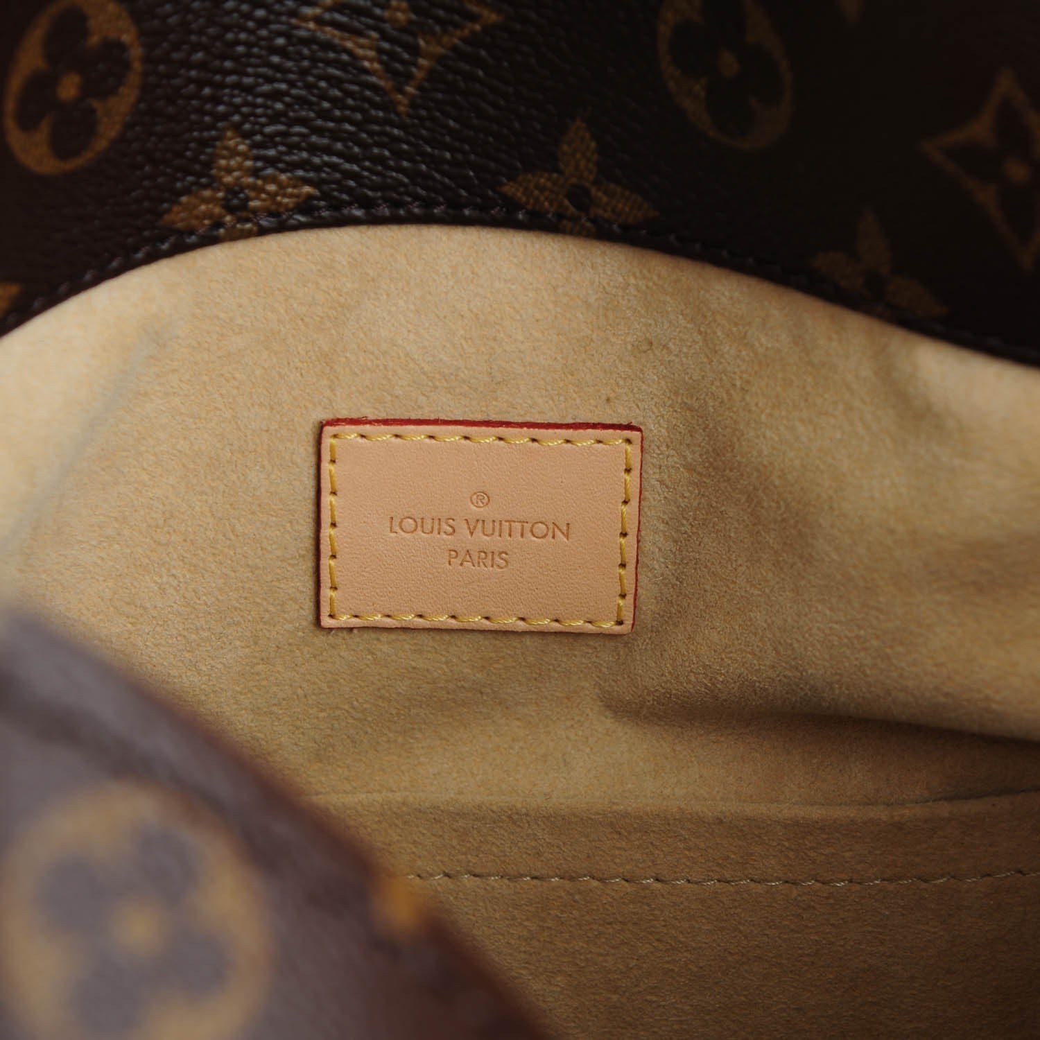 Louis Vuitton Monogram Artsy MM 6 of 8