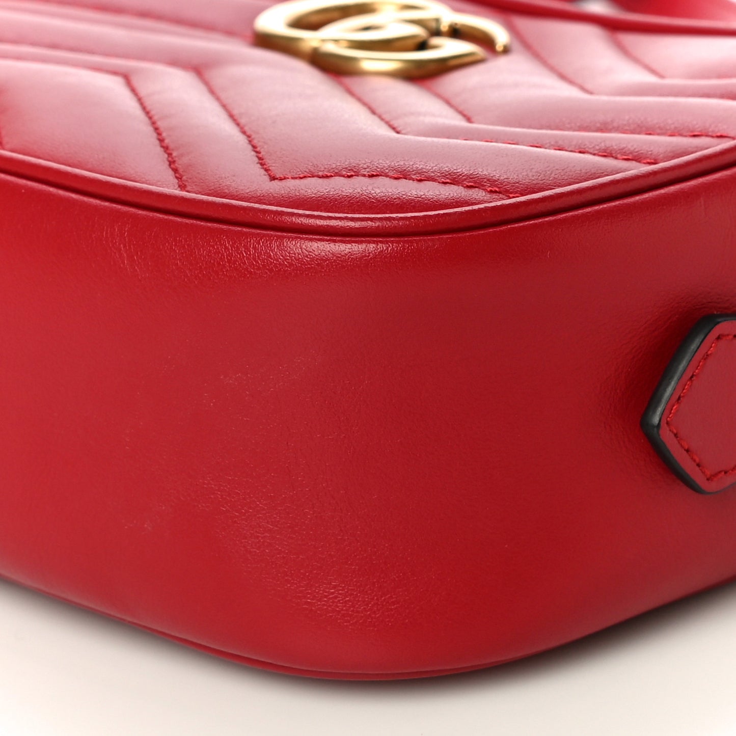 Calfskin Matelasse Mini GG Marmont Chain Shoulder Bag Hibiscus Red