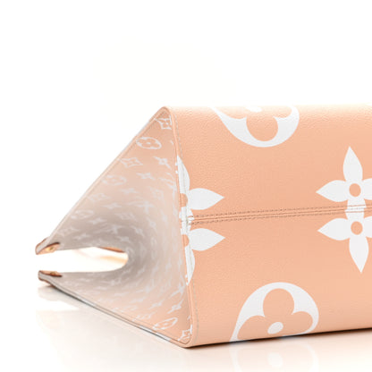 Louis Vuitton Monogram Giant By The Pool Onthego GM Brume 9 of 11
