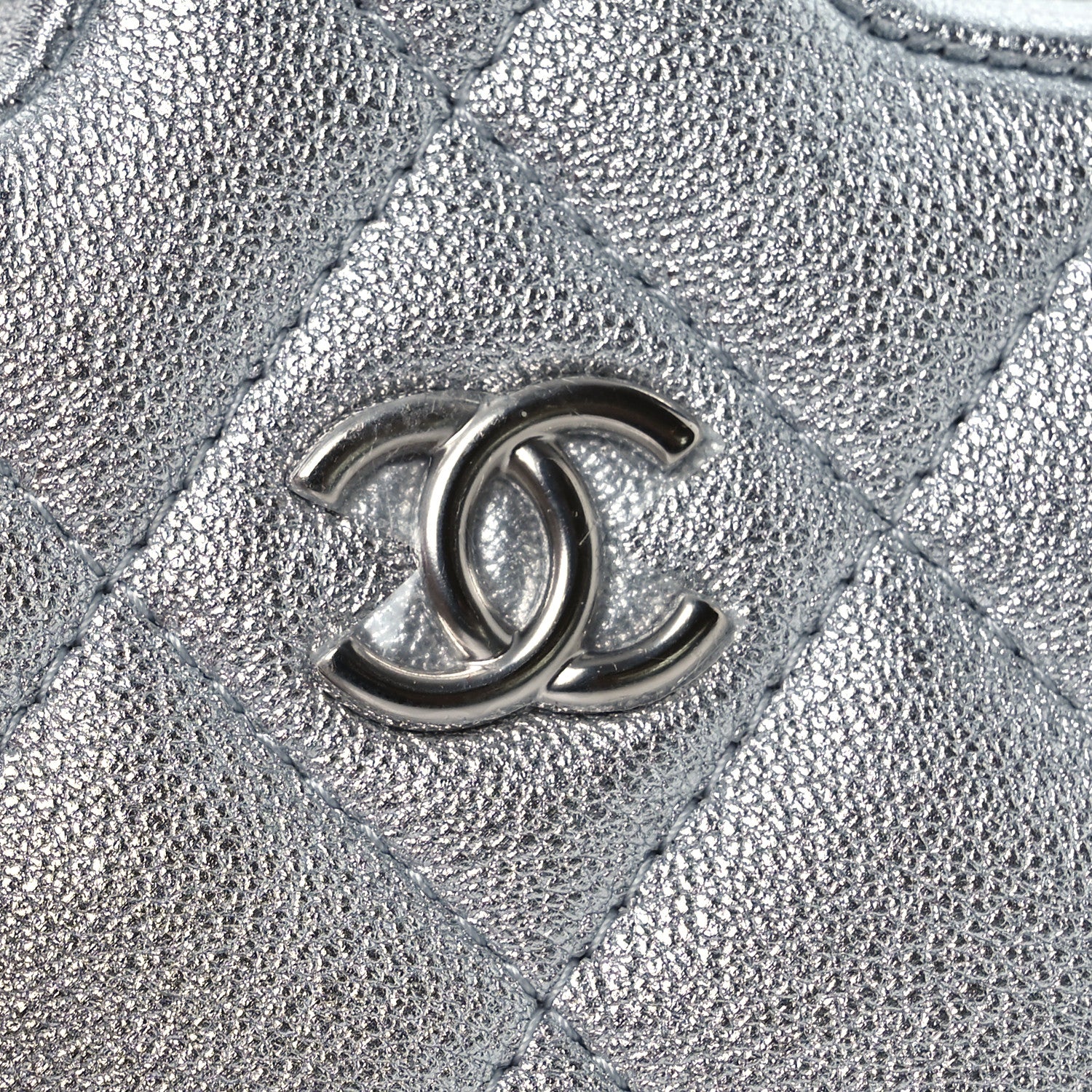 Chanel Metallic Lambskin Walk Of Fame Star Clip On Coin Purse Silver 10 of 11
