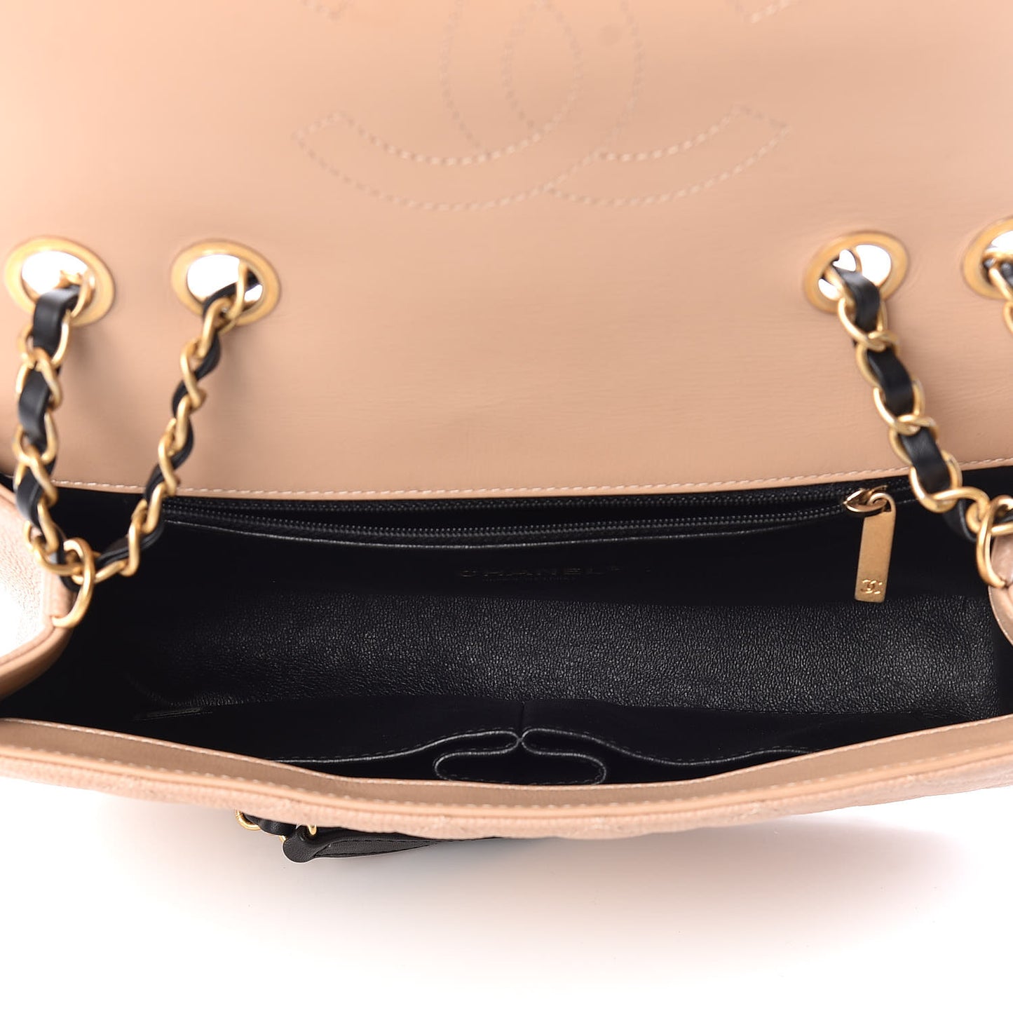Caviar Quilted Medium CC Filigree Flap Beige Black