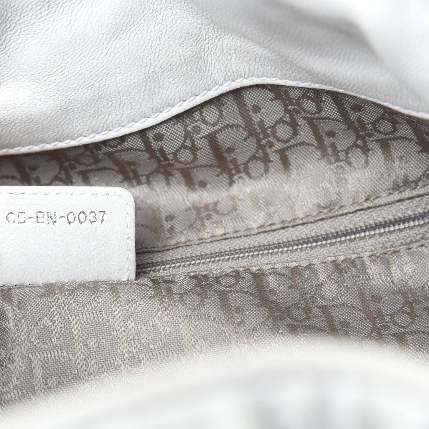 Lambskin Cannage Medium Dior Soft Hobo White