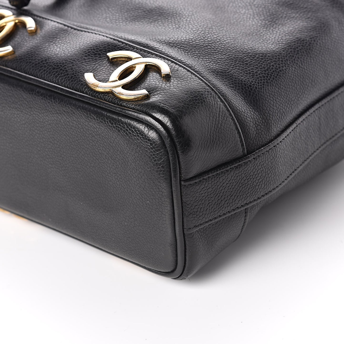 Caviar CC Drawstring Shoulder Bag Black