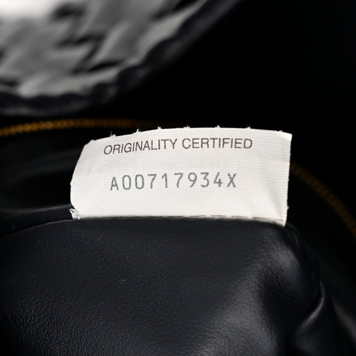 Calfskin Intrecciato Large Hop Space