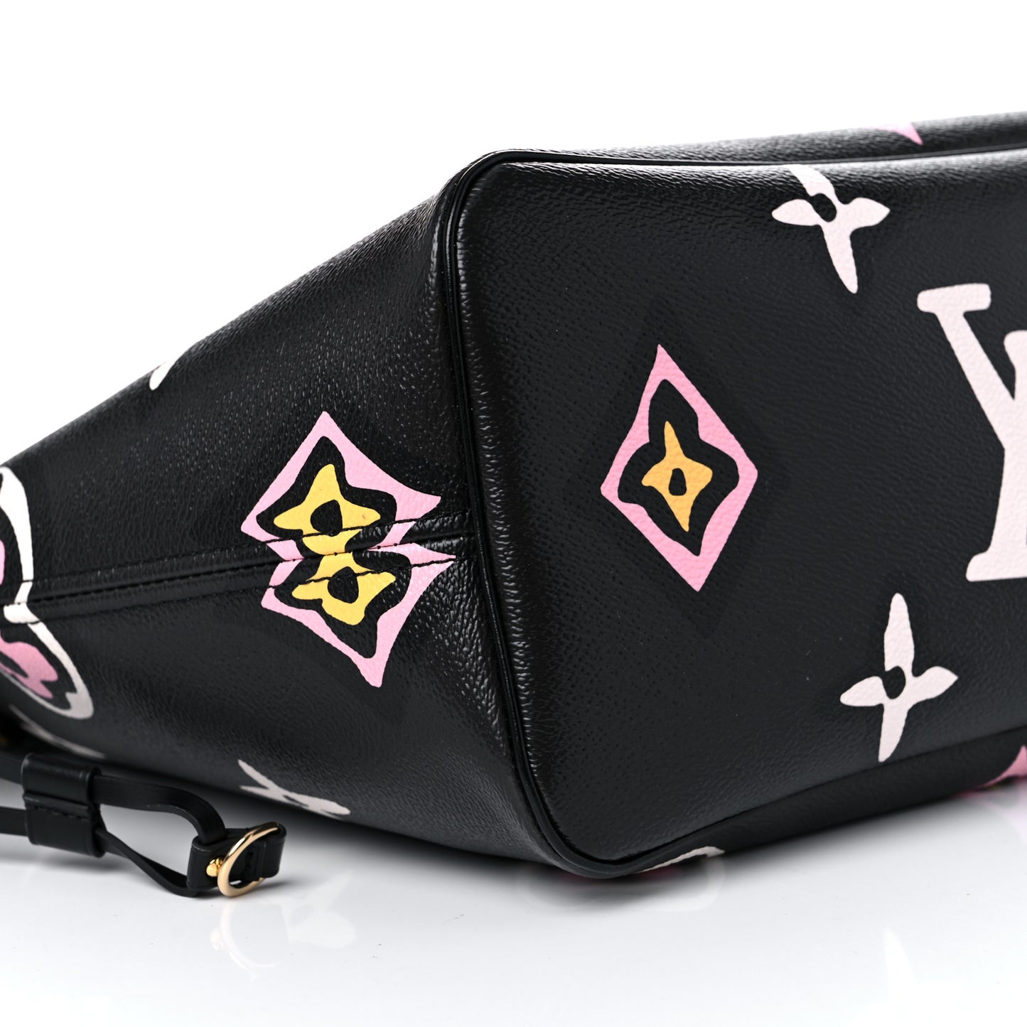 Monogram Giant Wild At Heart Neverfull MM Black