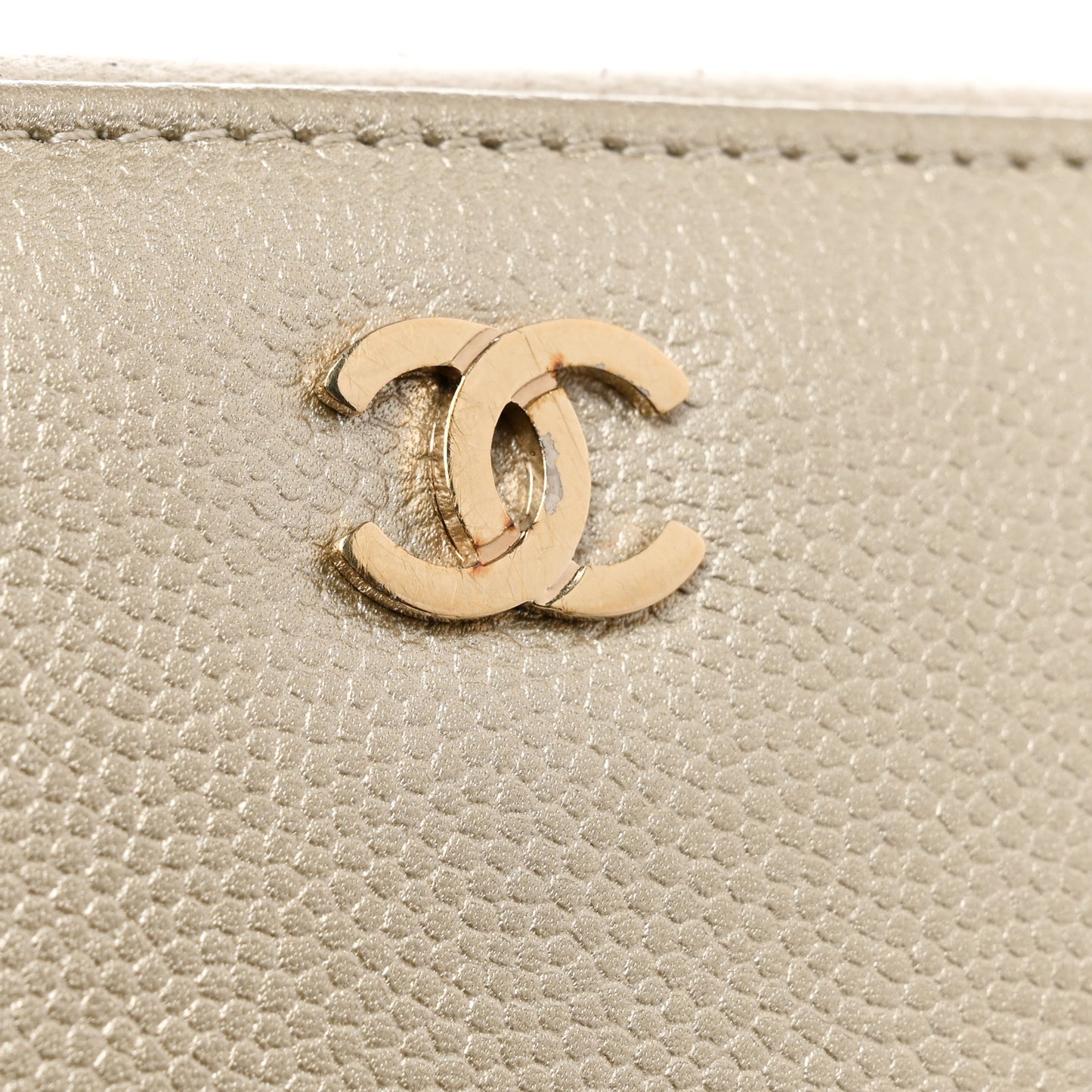 Caviar Iridescent Calfskin Long Duo Zip Around Wallet Light Gold Black