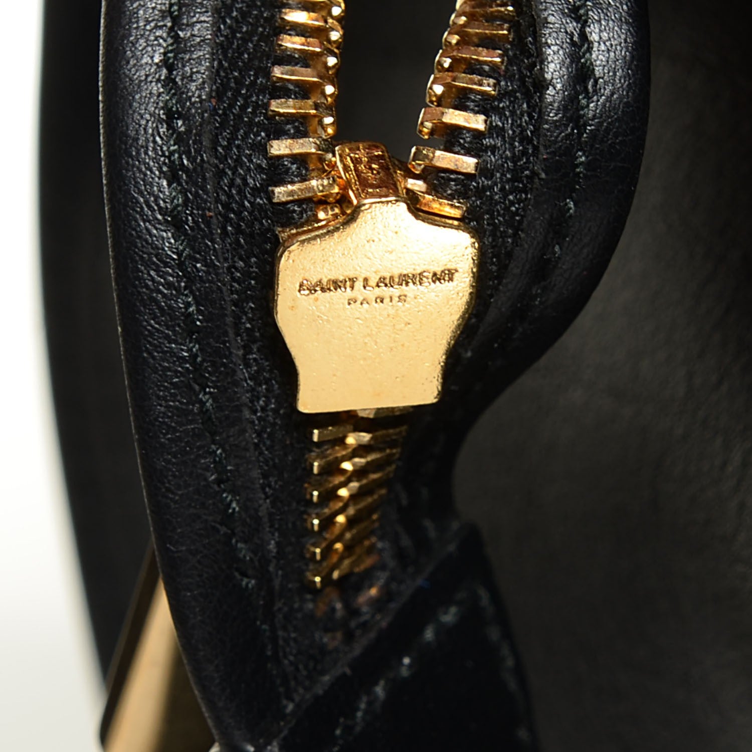 Saint Laurent Smooth Calfskin Medium Classic Cabas Y Bag Black 8 of 8