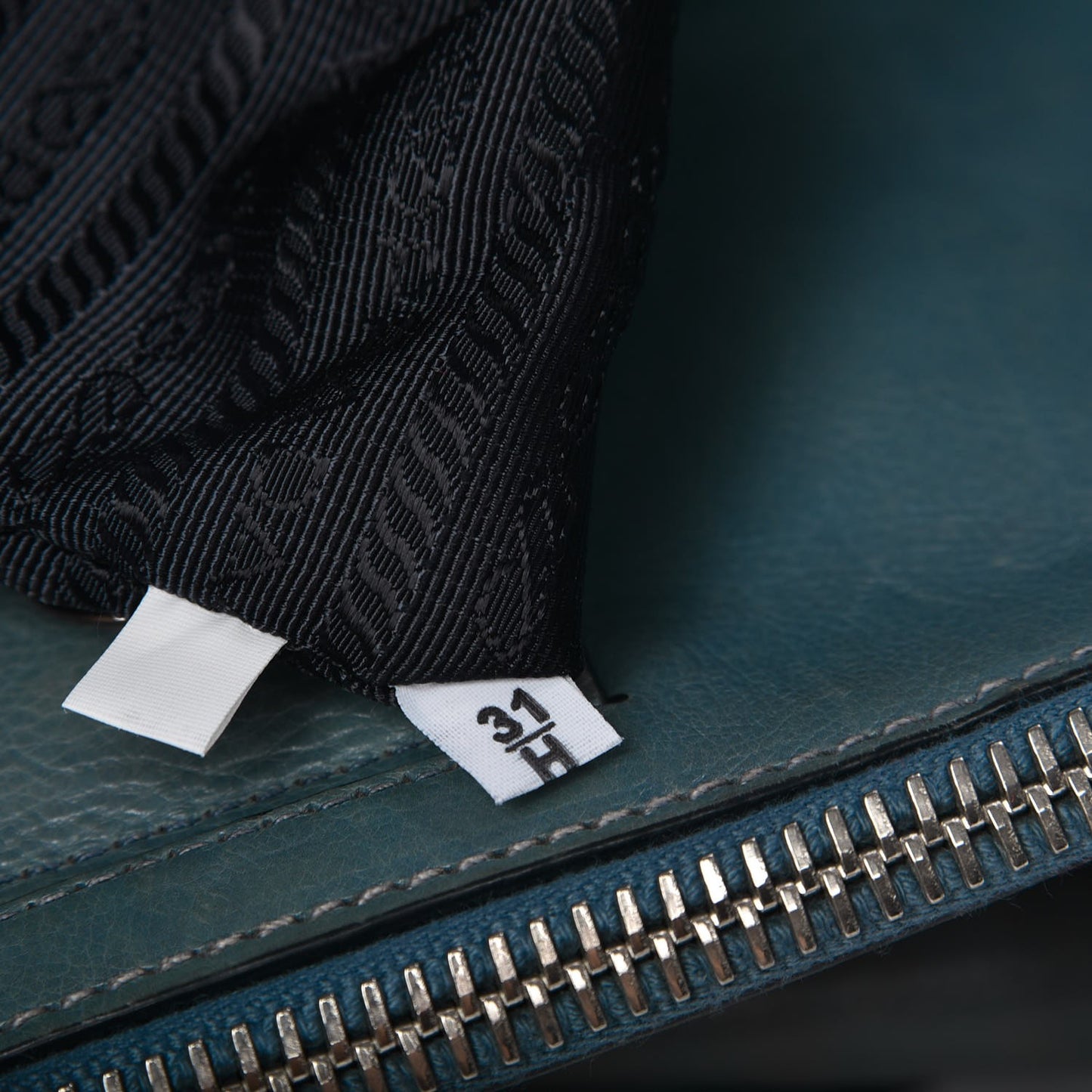 Glace Calf Twin Pocket Tote Marine