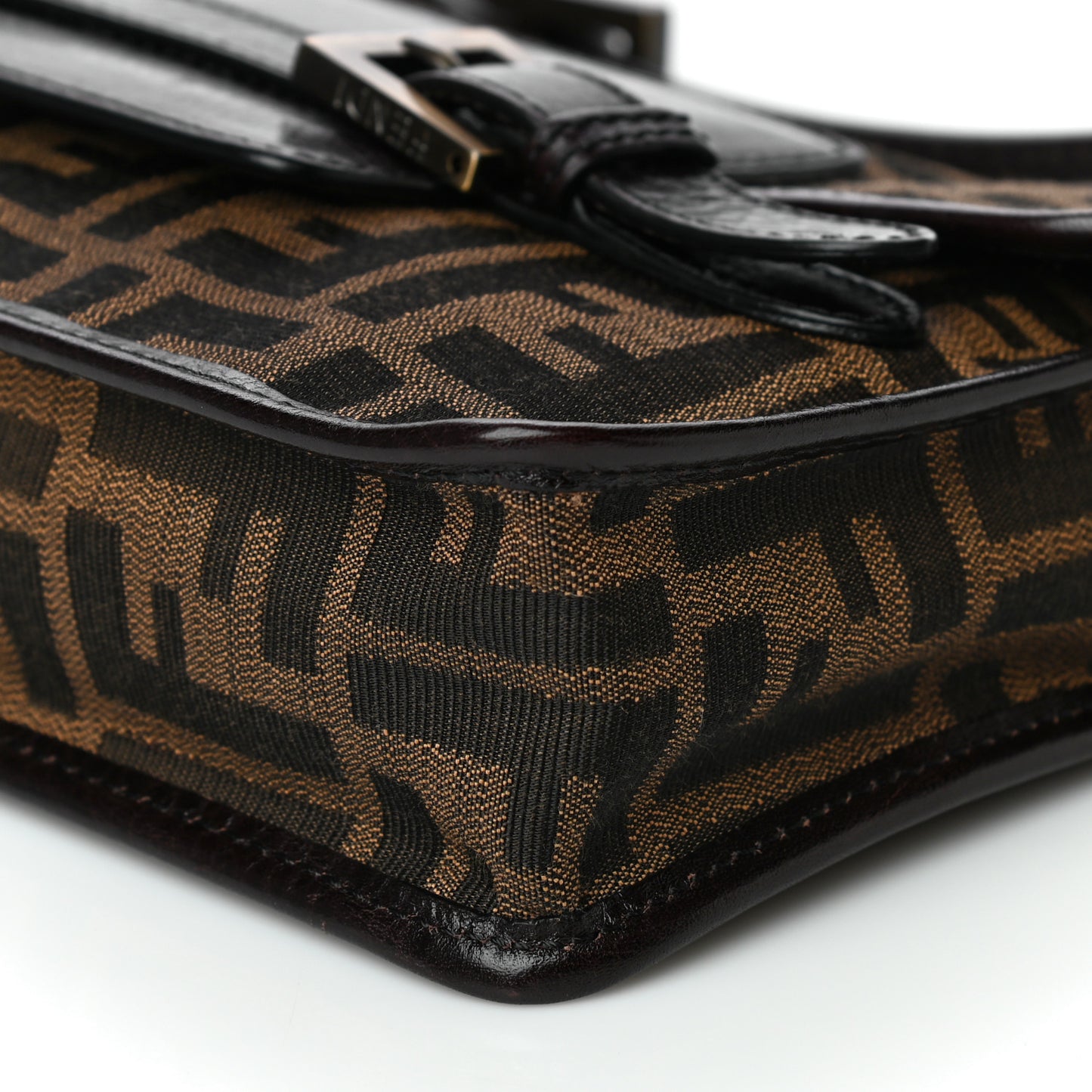 Zucca Calfskin Shoulder Bag Tobacco
