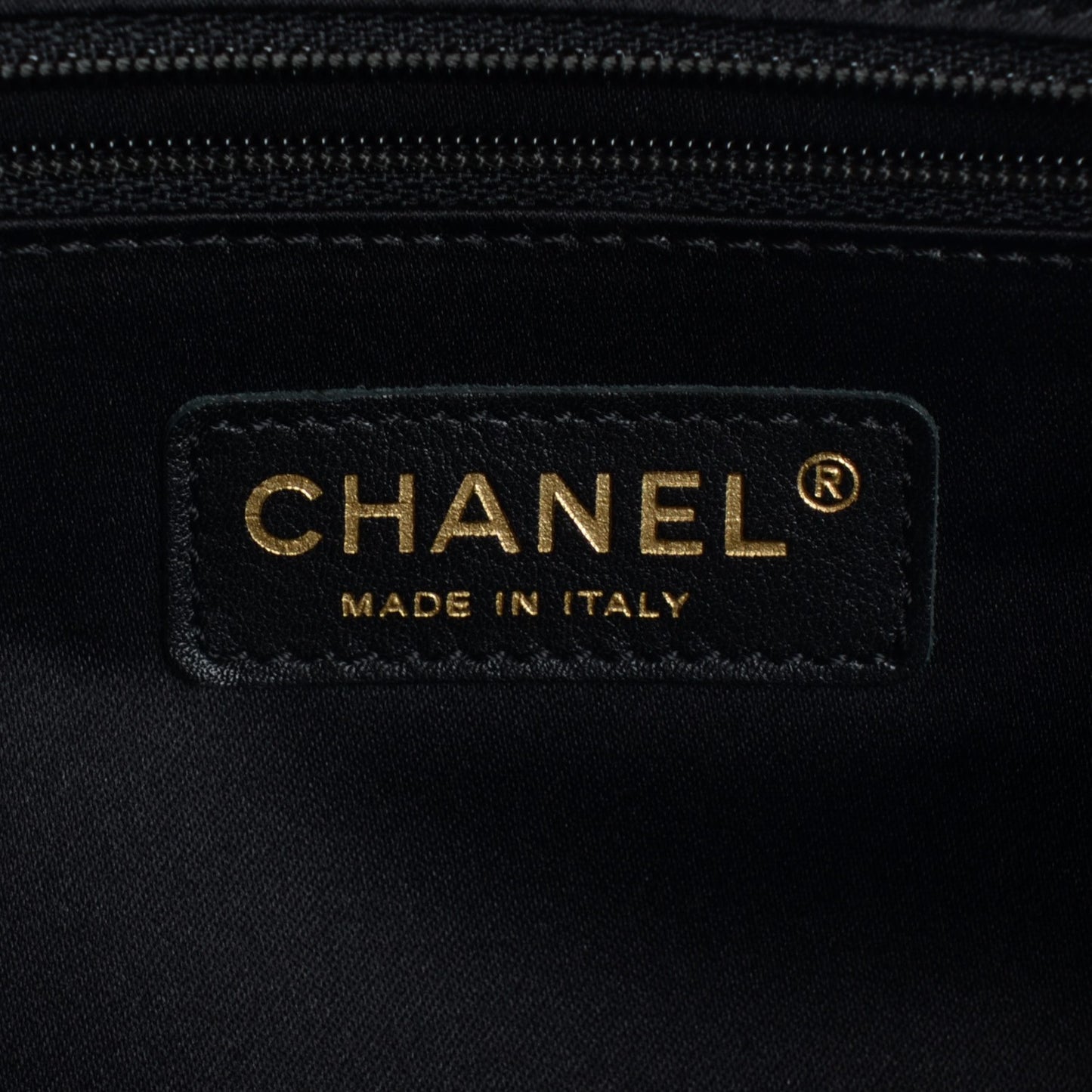 Caviar Quilted XL Grand Shopping Tote GST Black