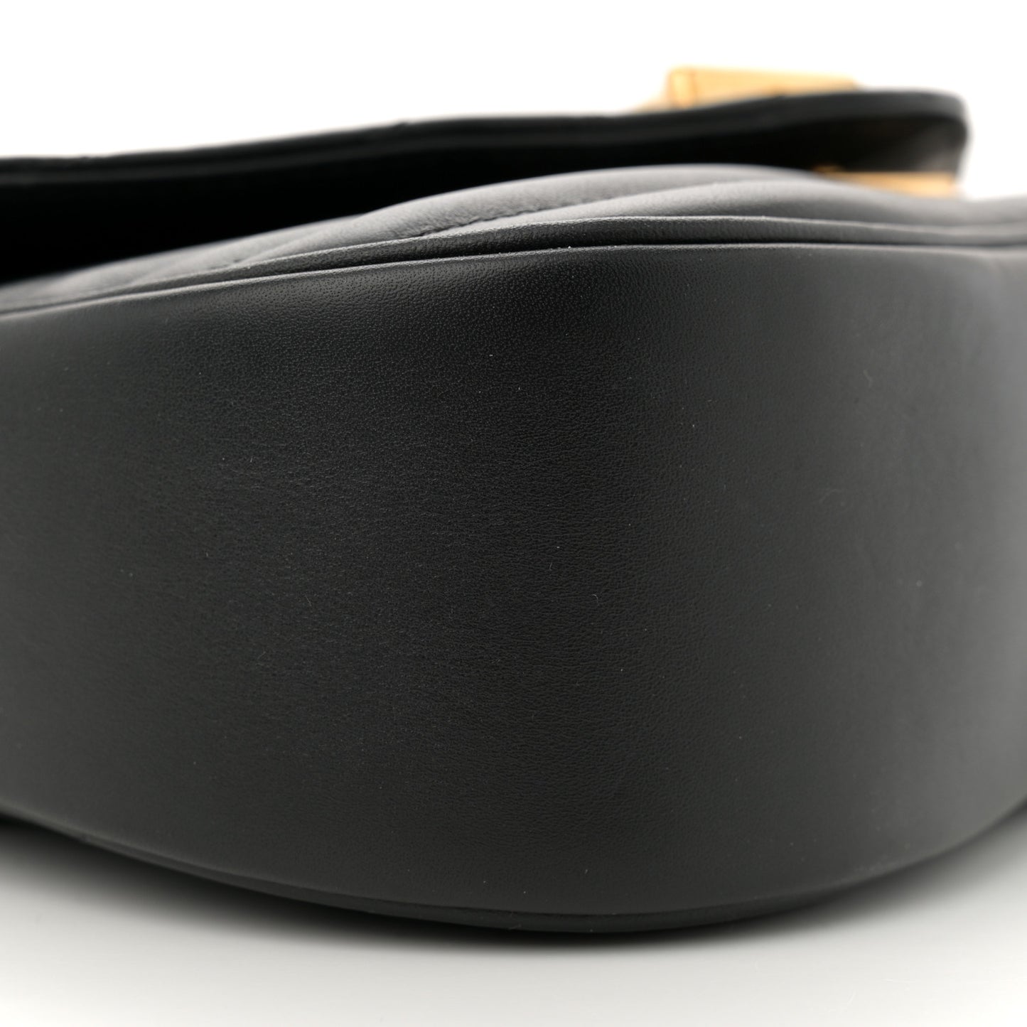 Calfskin New Wave Chain PM Black