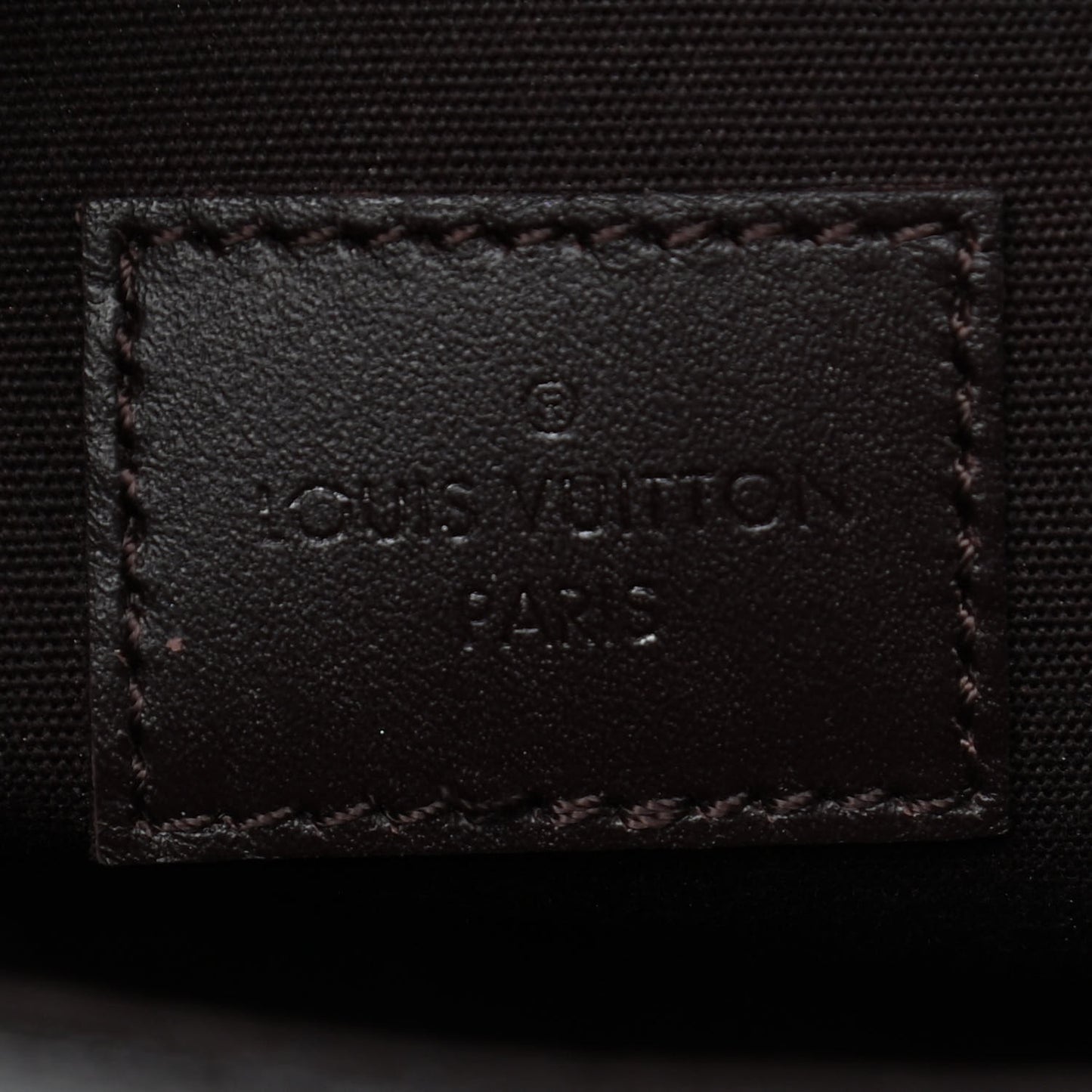 Vernis Pochette Felicie Chain Wallet Amarante